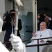 El papa Francisco abandona el hospital luego de haber pasado 38 días hospitalizado