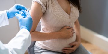 Vacunación materna: una herramienta de protección para la salud de las madres y sus recién nacidos