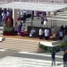 El papa Francisco reaparece ante fieles este domingo luego de su internamiento