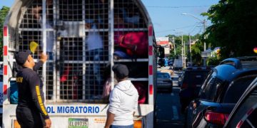 Agente de la DGM agrede a periodista en Bávaro