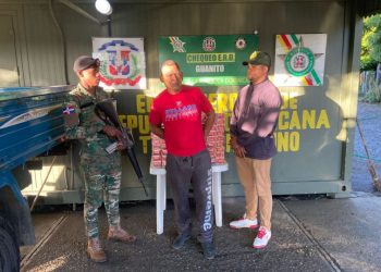 Ejército decomisa contrabando de cigarrillos oculto en compartimentos de un camión en San Juan de la Maguana