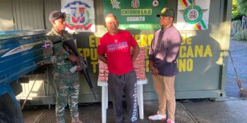 Ejército decomisa contrabando de cigarrillos oculto en compartimentos de un camión en San Juan de la Maguana