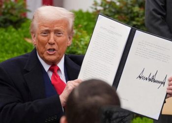 El mundo reacciona con cautela a los aranceles "recíprocos" de EEUU contra decenas de países