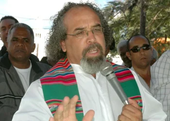 Padre Rogelio realizará misa este jueves Santo al lado de Jet Set