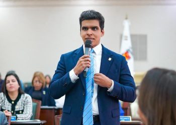 Regidor  somete resolución para la publicación de personas desaparecidas en pantallas digitales del DN