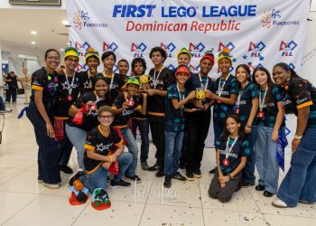 El Colegio Dominicano De La Salle brilla en su debut en la First LEGO League 2024-2025