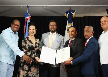 CDP reconoce a Aneudys Martich por su trayectoria en los medios de comunicación