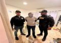 Apresan supuesto brujo ecuatoriano que estafó a comerciante con $6,800 dólares prometiéndole “multiplicarlos”