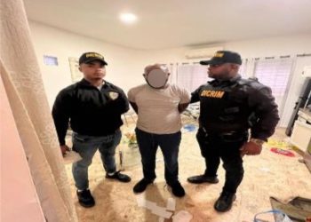 Apresan supuesto brujo ecuatoriano que estafó a comerciante con $6,800 dólares prometiéndole “multiplicarlos”