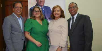 Pastor Ramón Lorenzo pone en circulación su libro " No Todo Ha Sido En Vano"