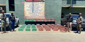 Ejército decomisa contrabando de más de 400 mil cigarrillos en una camioneta en Valverde