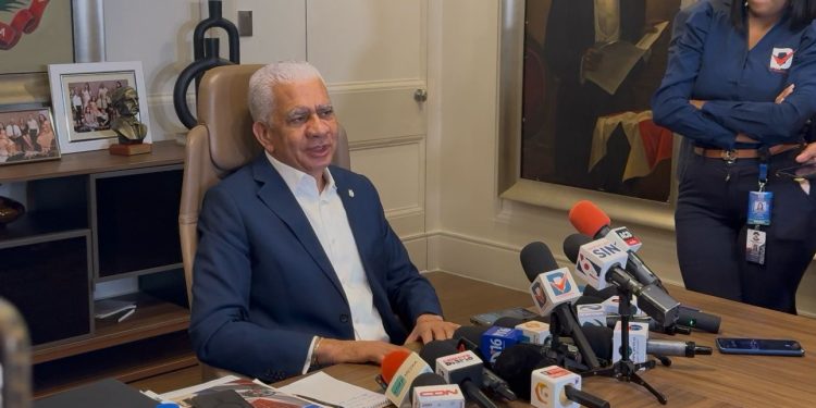 Presidente del Senado respalda medidas anunciadas por el presidente Luis Abinader