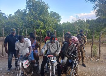 Interceptan indocumentados que eran transportados en motocicletas conducidas por cuatro dominicanos en San Juan de la Maguana y Elías Pina