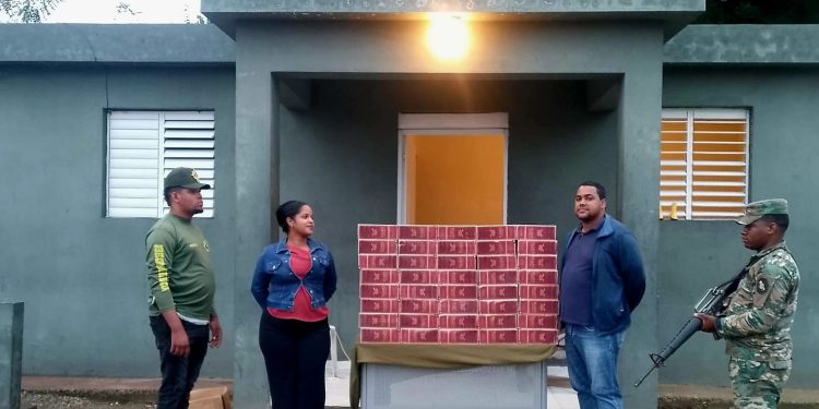 Confiscan más de 77 mil cigarrillos ocultos en tres vehículos 
