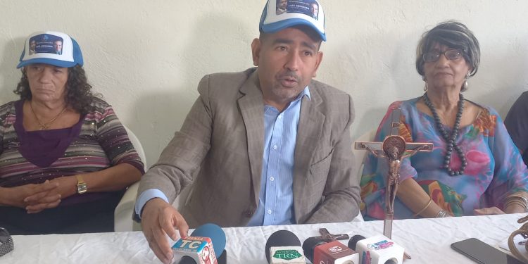 Comunicadores 8.0 Luis Abinader Presidente denuncia cancelaciones y persecuciones a sus miembros por parte de un funcionario y un ex funcionario del gobierno