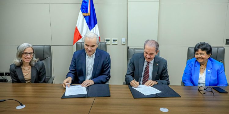 MINERD y MESCyT firman resolución que elimina trámites físicos y valida certificados digitales