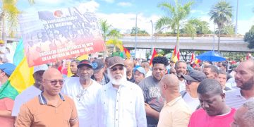 Organizaciones políticas y civiles conmemoran el 60 aniversario de la Revolución de Abril 