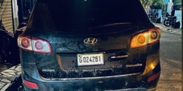 PN recupera vehículo robado y ocupa arma de fuego durante operativo en Herrera, SDO