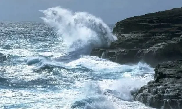 COE advierte oleaje sigue anormal por fuertes vientos