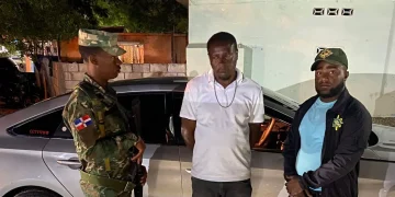 Detienen haitiano transportando a otros conciudadanos indocumentados en Azua