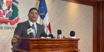 Diputado Elías Báez solicita inclusión en agenda de proyecto turístico para Baní