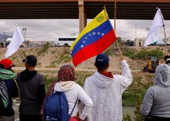 Eliminación de protección de venezolanos en EE.UU. es suspendida por tribunal
