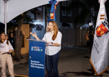 Carolina Mejía lanza programa “sectores iluminados, más seguros” con 9 mil luminarias led en la capital