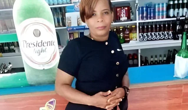 Hombre mata a su expareja y escapa con su hija en Santo Domingo Oeste