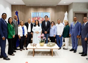 Idecoop realiza reunión de trabajo con miembros de la Comisión de Asuntos Cooperativos del Congreso