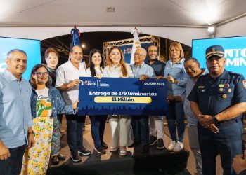 Carolina ilumina 41 calles en El Millón; residentes agradecen por mayor seguridad