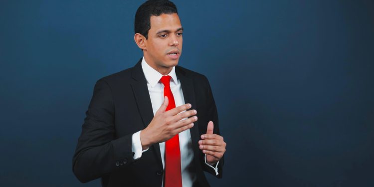 José Ogando: “Valientes y necesarias” medidas adoptadas por presidente Abinader ante tema haitiano