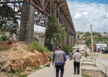 Defensor del Pueblo realiza inspección en el puente de la 17