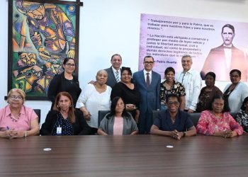 Gobierno anuncia aumento salarial del 30 % para las trabajadoras del hogar