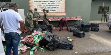 Ejército incauta casi 7 millones de cigarrillos de contrabando en dos vehículos en Montecristi