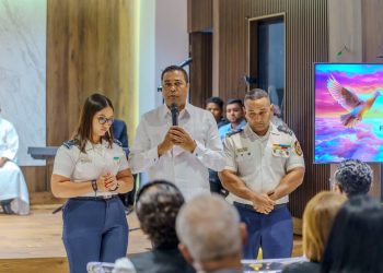 Víctor D’Aza reconoce labor de socorrista de la institución