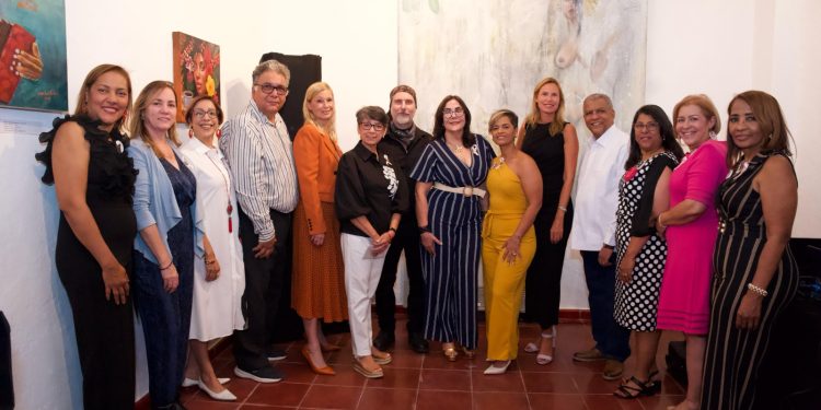 Continúa abierta la exposición "Arte Solidario" en apoyo a pacientes con cáncer