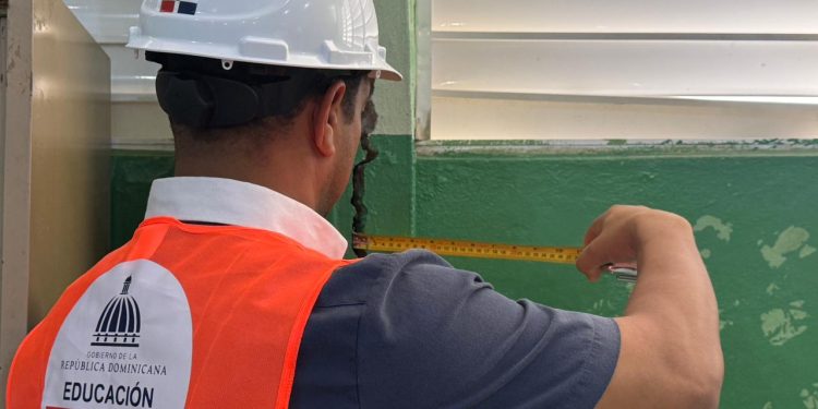 Dirección de Infraestructura Escolar inicia trabajos correctivos en escuela de Samaná