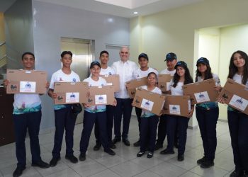 MINERD felicita a estudiantes ganadores de competencias STEM