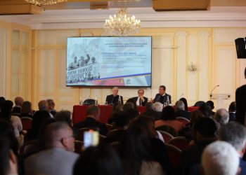 Leonel Fernández encabeza en Francia coloquio obre la Revolución de Abril de 1965