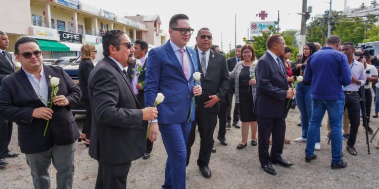 Presidente del PARLACEN encabeza homenaje a víctimas del Jet Set en la Zona Cero