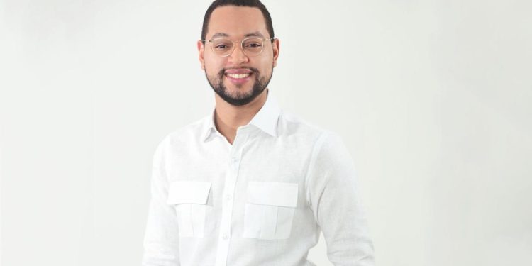 Cristian Cabrera salta al puesto 40 de los comunicadores más influyentes en RD