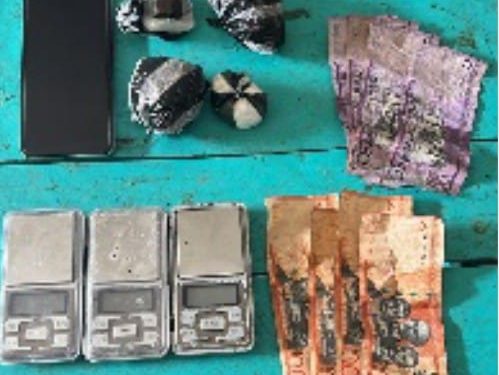 Policía Nacional apresa en flagrante delito a hombre por posesión de sustancias narcóticas en Barahona