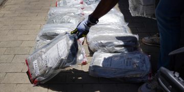 Arrestan hombre y confiscan otros 28 paquetes de marihuana en puerto Haina Oriental