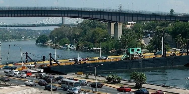 Puente Flotante sobre río Ozama estará dos horas cerrado este sábado