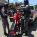 Ocupan arma de fuego, motocicletas y apresan varias persona en operativos en Los Guaricanos