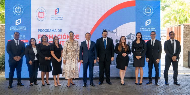 Nueva promoción de jueces ingresa a la Escuela de la judicatura para su formación