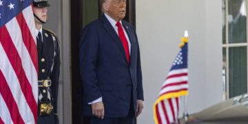 Donald Trump plantea ofrecer dinero a migrantes indocumentados para que abandonen Estados Unidos