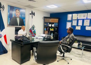 Director Regional Sur Central visita al alcalde de Baní para tratar temas de seguridad