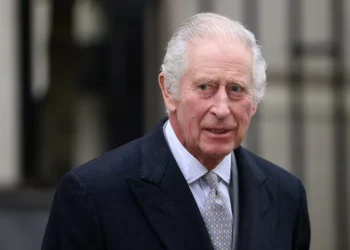 Carlos III retoma sus compromisos oficiales tras su ingreso en una clínica