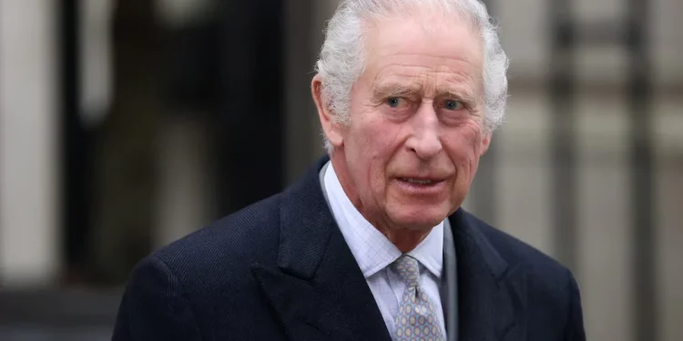 Carlos III retoma sus compromisos oficiales tras su ingreso en una clínica